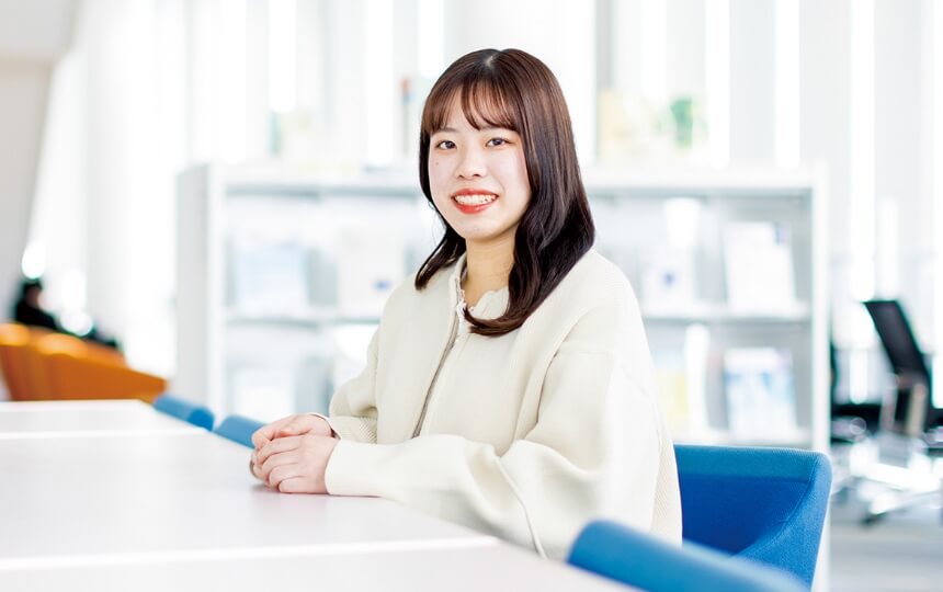 法学部 法律学科 4年生 花崎 愛菜さん 大阪府 初芝立命館高校出身