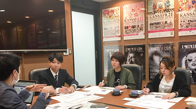 関コレ社にて、FASHIONLEADERSの事前打ち合わせ