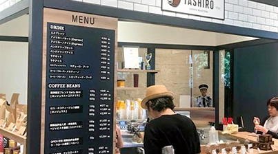 広告店頭レイアウトの検討のために本店を見学